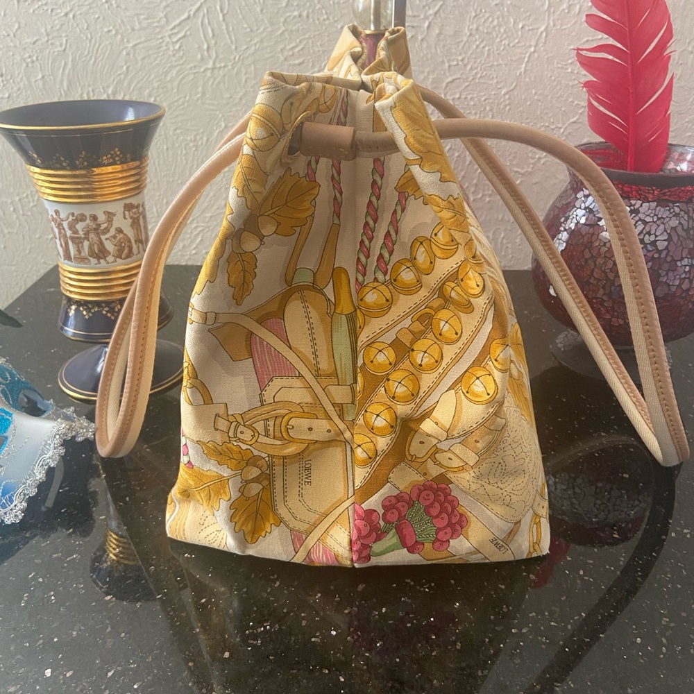HOST PICK RARE LOEWE SHOULDER BAG - Picture 11 of 13